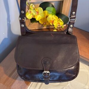 Patricia Nash London Saddle Bag in color Chocolate